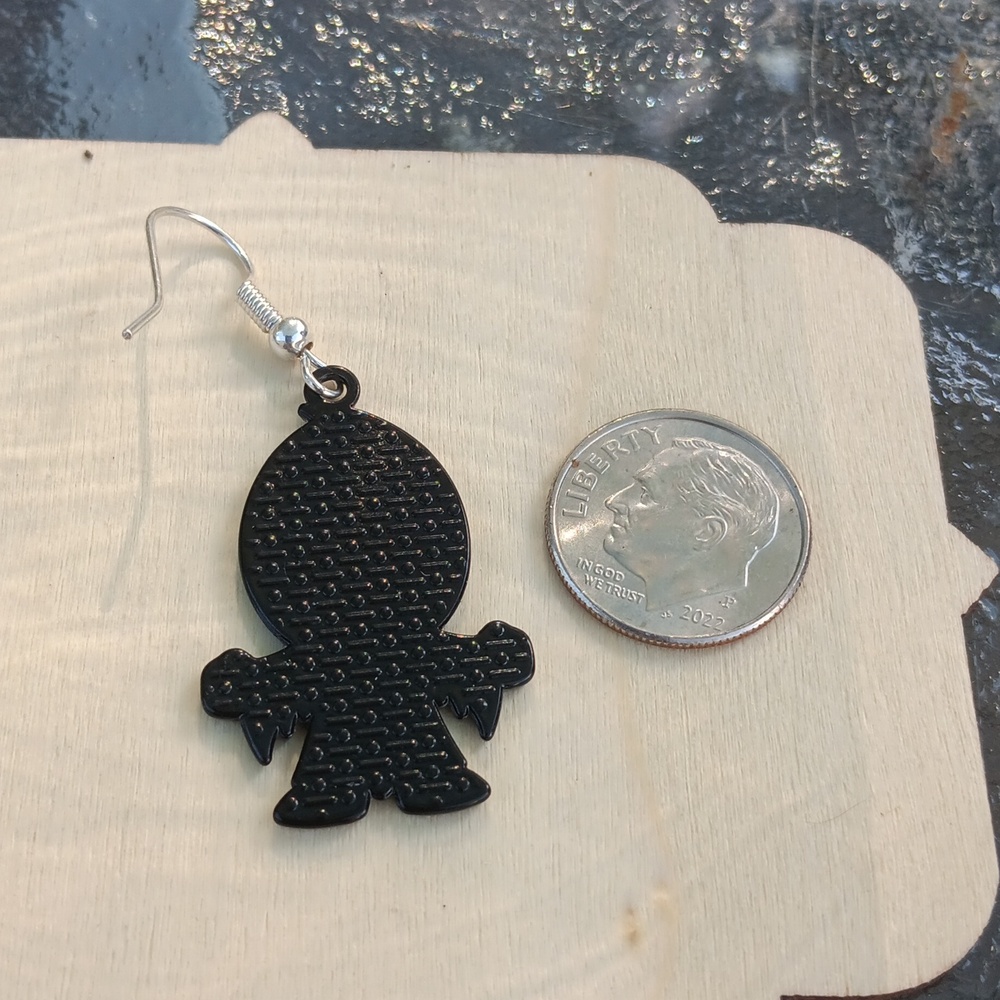 Horror Movie Earrings - Picture 4 of 6